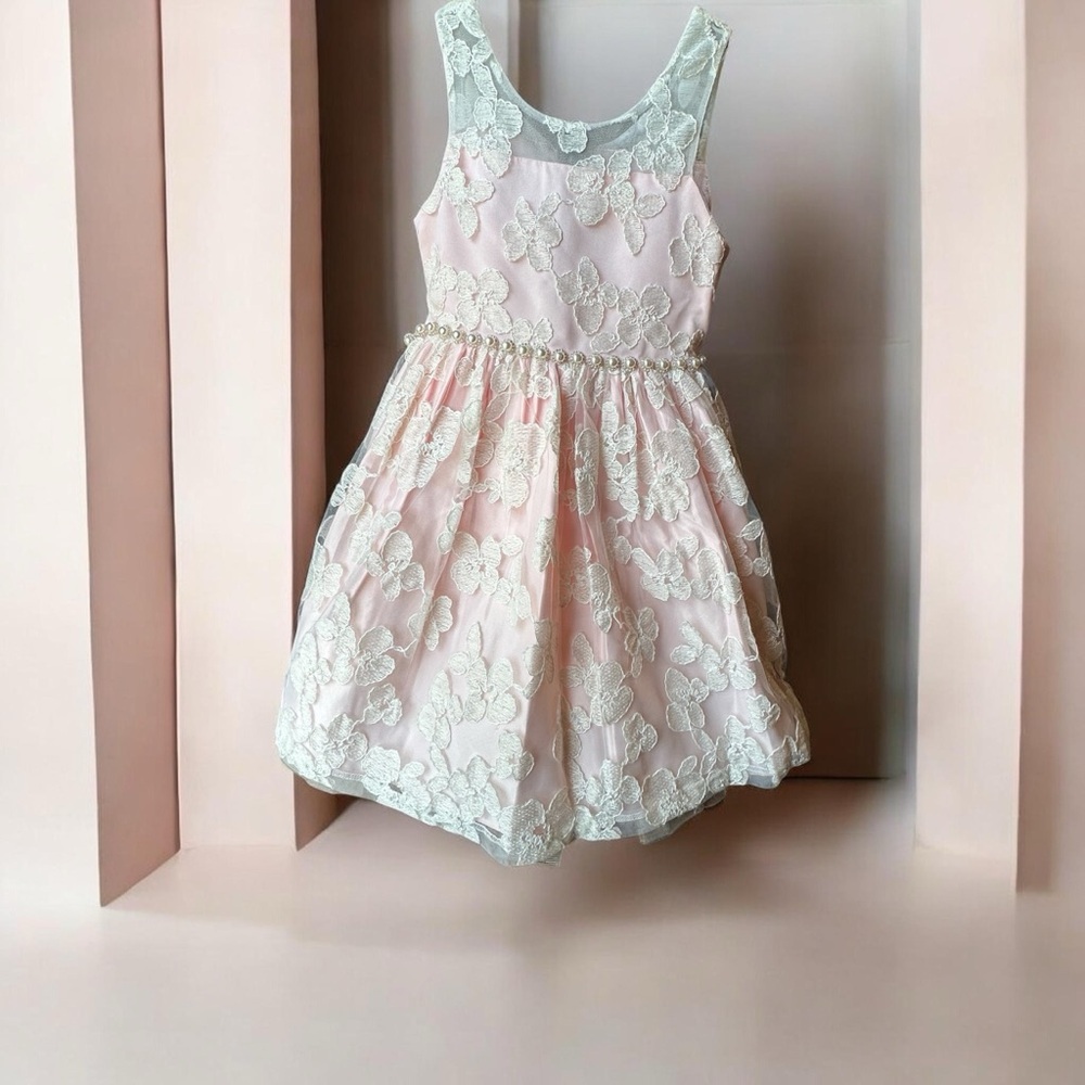 Couture Princess. Elegant Floral Lace Kids Dress in Pink and White.